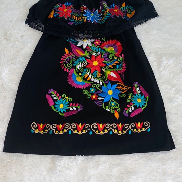 Mexican Peasant Off Shoulder Embroidered Dress - Picture 3 of 5